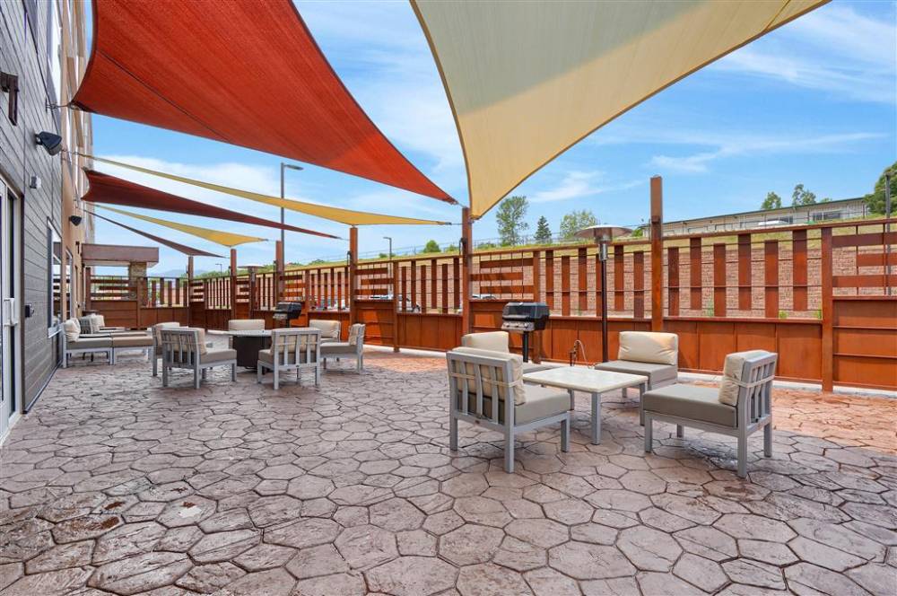 Best Western Plus Executive Residency Fillmore Inn 2