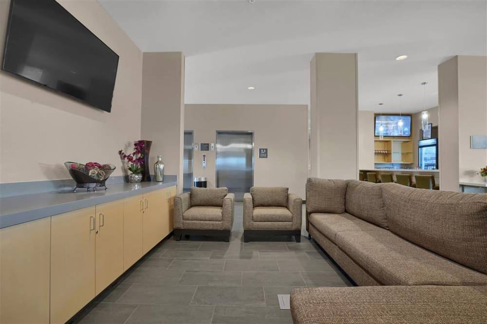 Best Western Plus Executive Residency Fillmore Inn 5