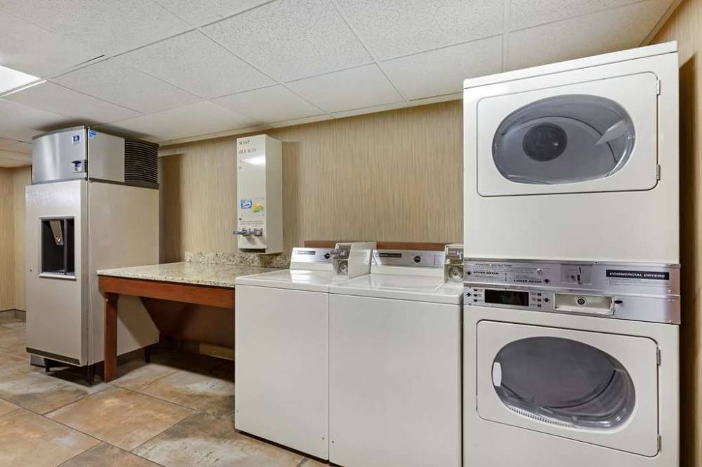 Best Western Plus Grantree Inn 5