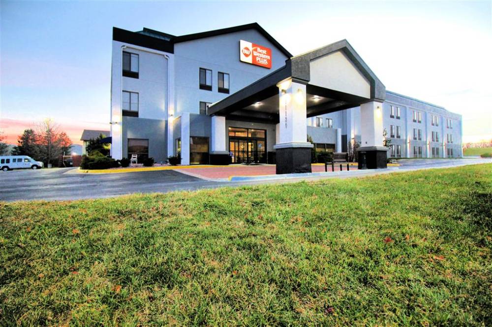 Best Western Plus Kansas City Airport-kci East 1