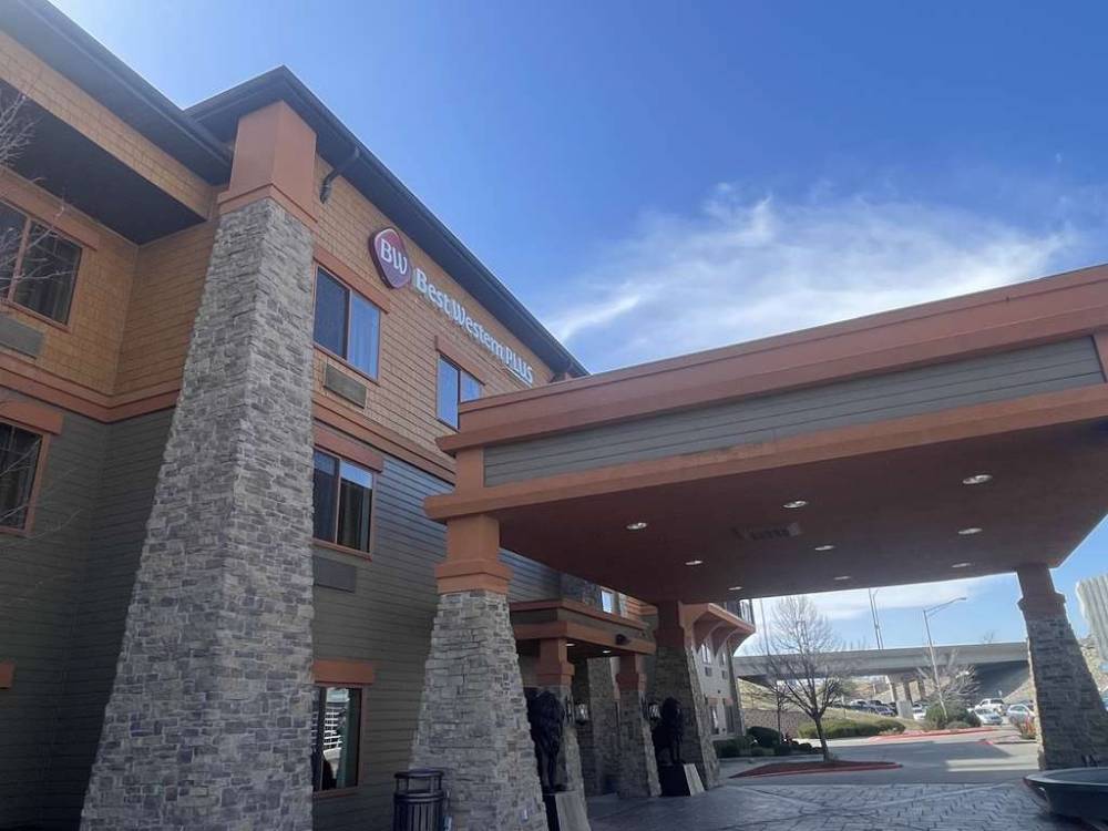 Best Western Plus Kc Speedway Inn & Suites