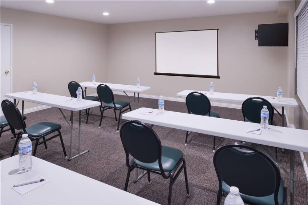 Best Western Plus La Mid-town Hotel 4