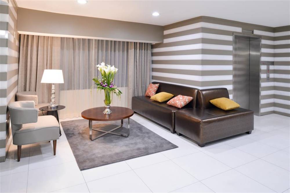 Best Western Plus La Mid-town Hotel 6