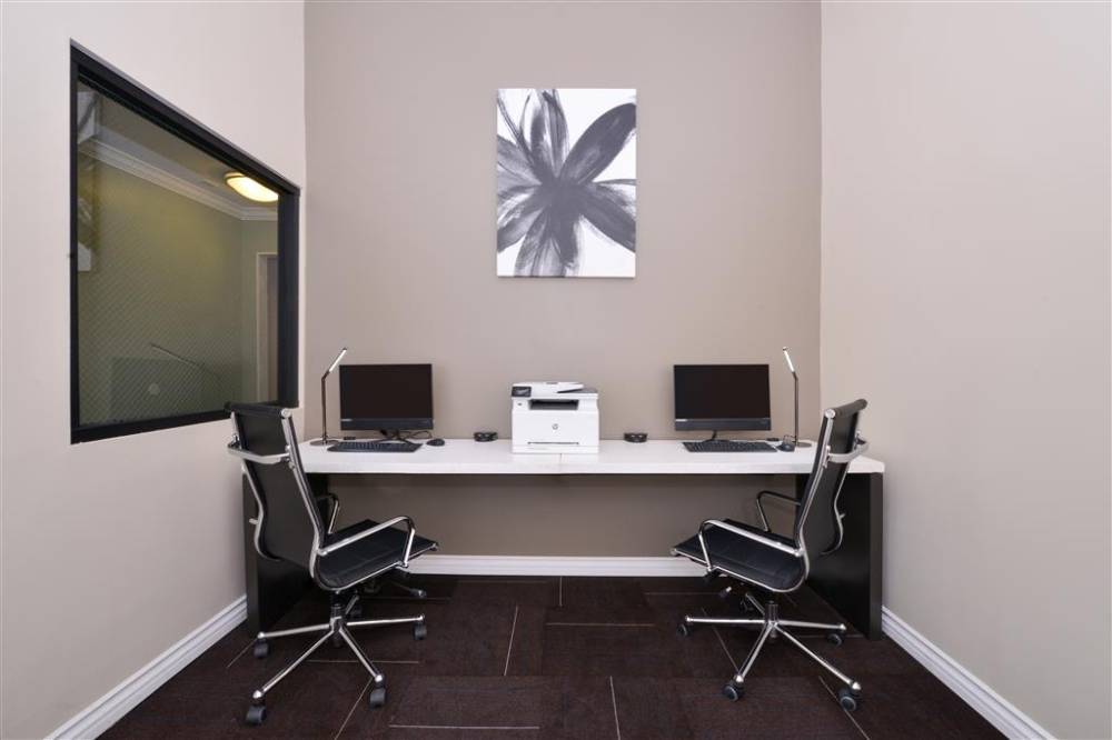 Best Western Plus La Mid-town Hotel 7