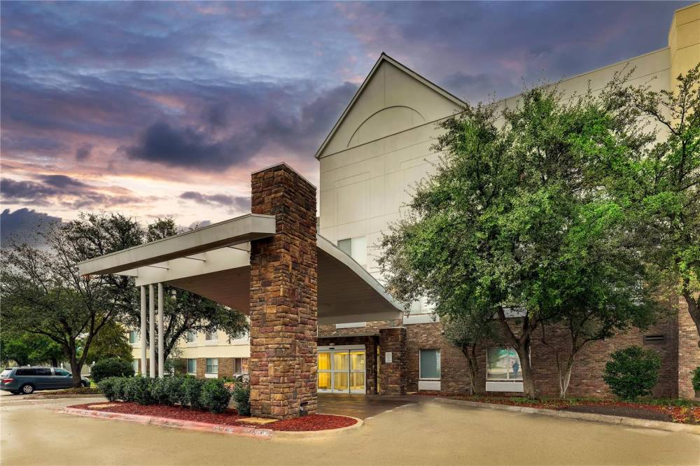 Best Western Plus Las Colinas Inn & Suites