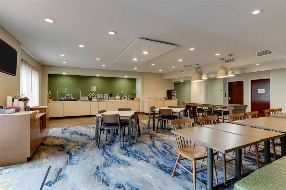 Best Western Plus Las Colinas Inn & Suites 10
