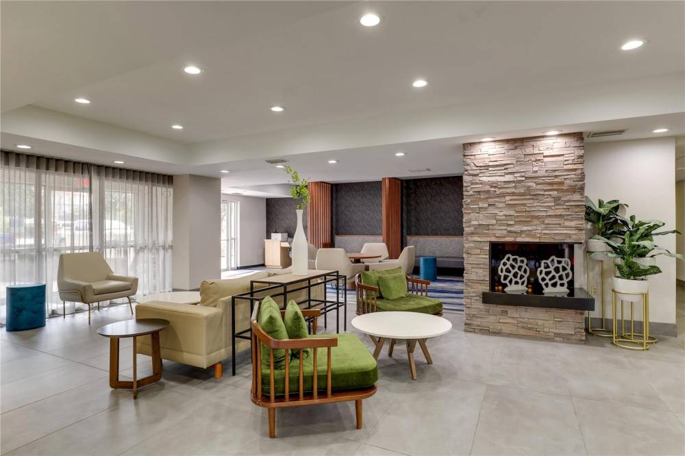 Best Western Plus Las Colinas Inn & Suites 6