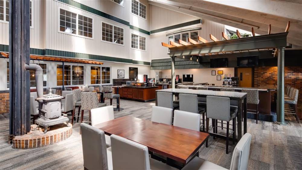 Best Western Plus Longbranch Hotel & Convention Center 6