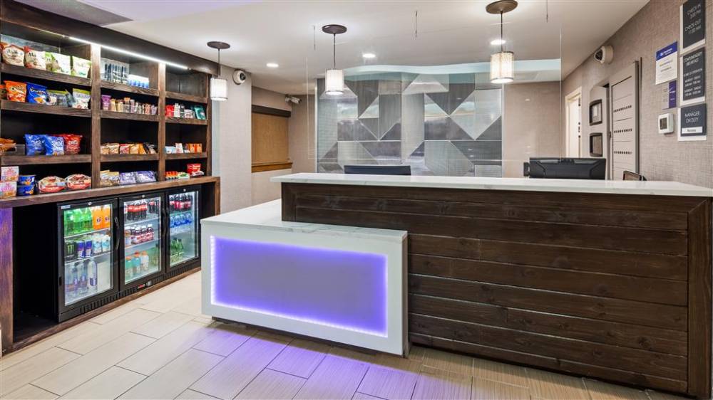 Best Western Plus Raleigh Crabtree Valley Hotel 4