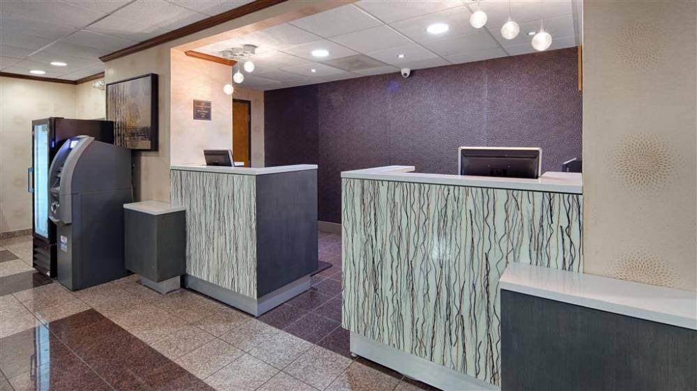 Best Western Plus Richmond Airport Hotel 2
