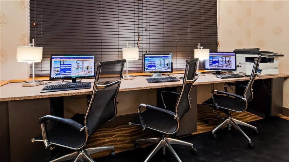 Best Western Plus Richmond Airport Hotel 3