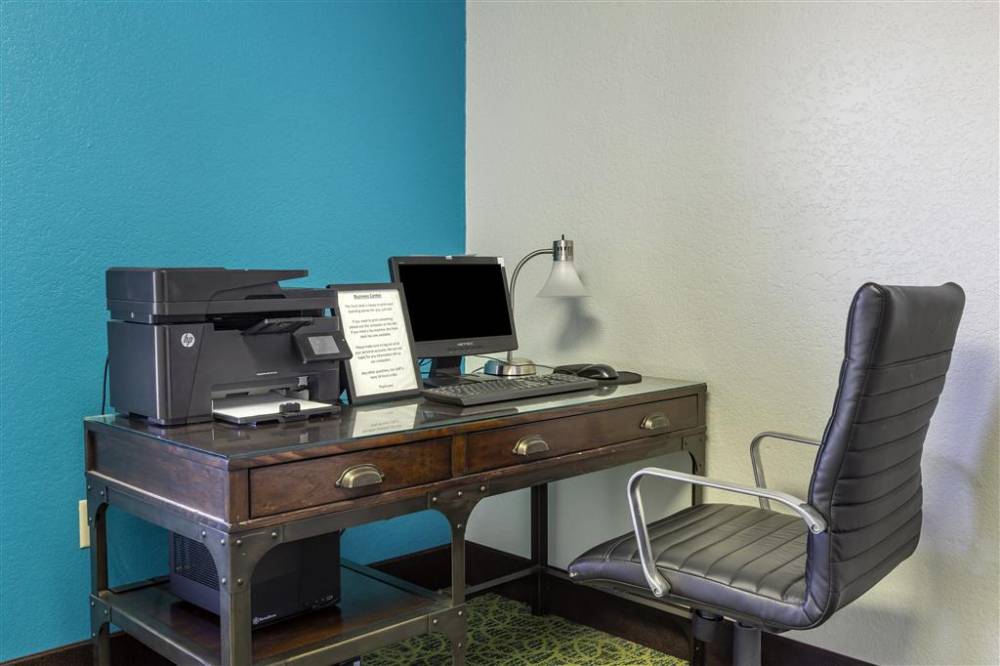 Best Western Plus Springfield Airport Inn 3