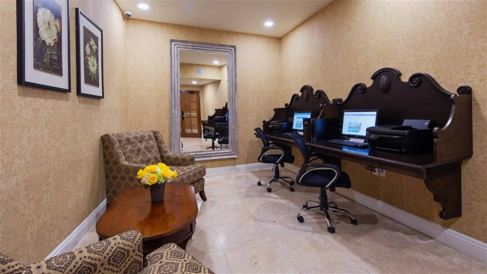 Best Western Plus Sunset Plaza Hotel 7