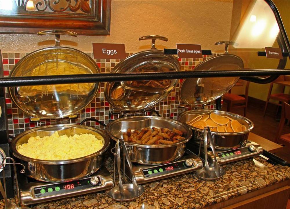 Best Western Plus Universal Inn 10