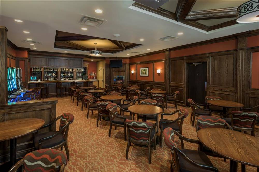 Best Western Plus Winnipeg Airport Hotel 7