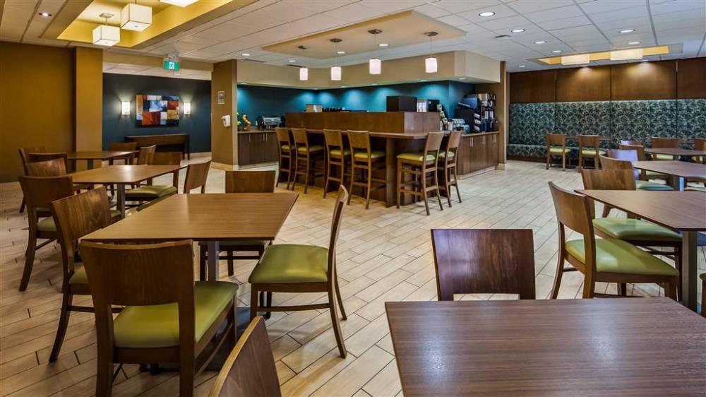 Best Western Plus Winnipeg West 10