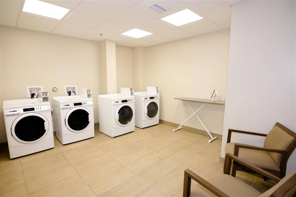 Best Western Plus Winnipeg West 8