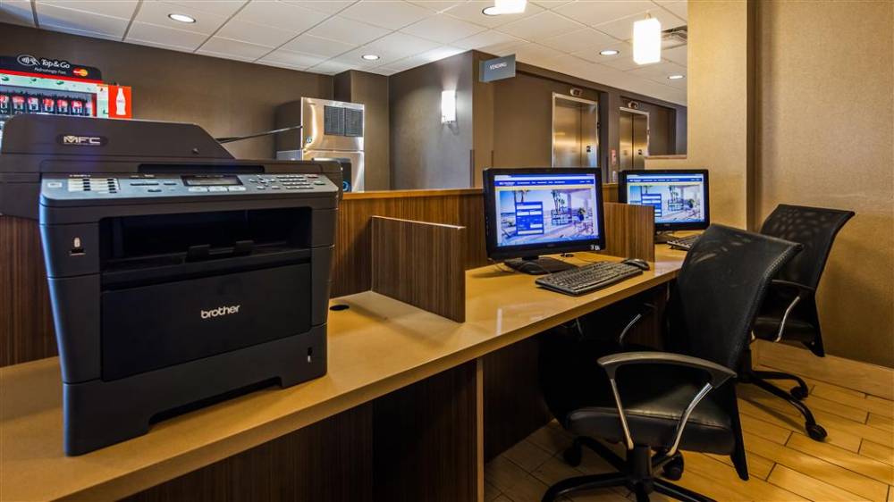 Best Western Plus Winnipeg West 6