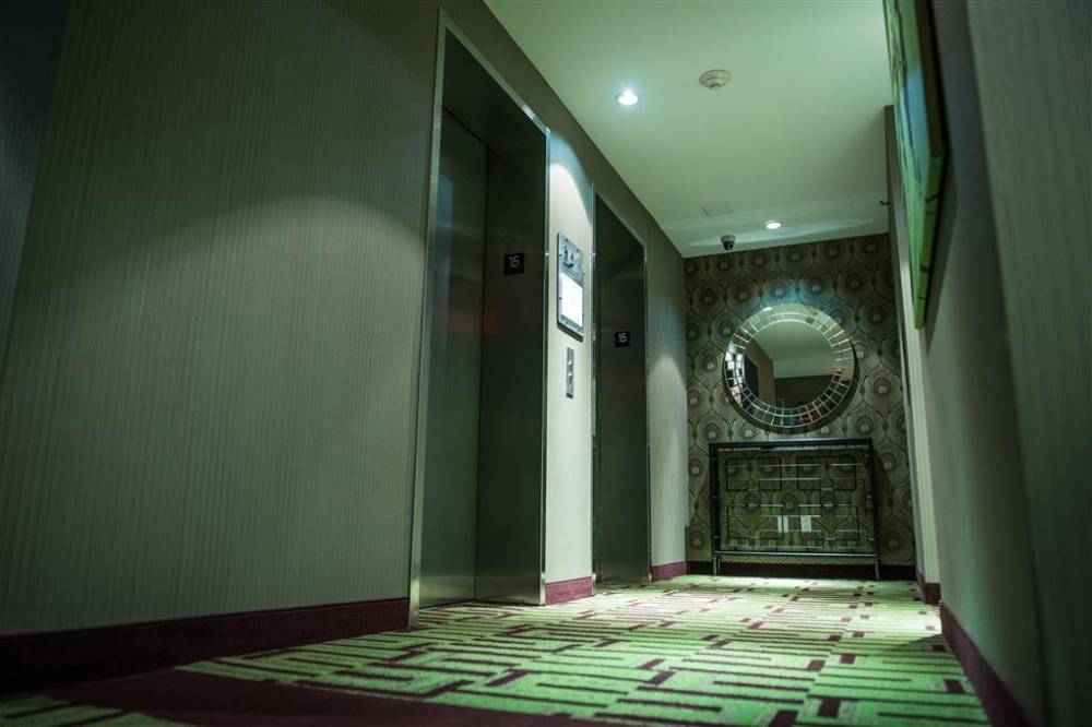 Best Western Premier Herald Square 9