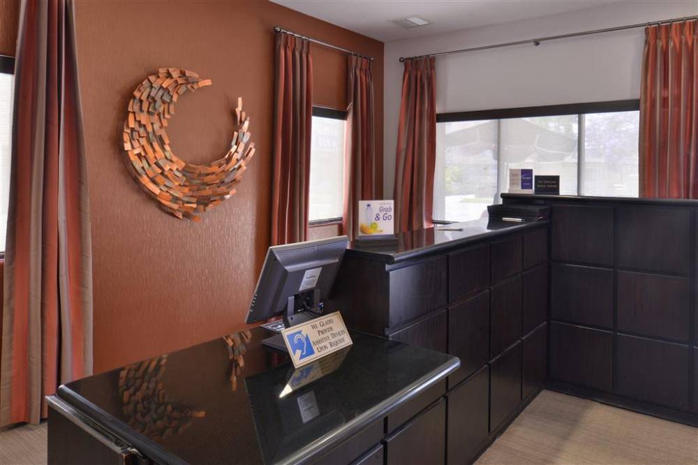 Best Western Royal Palace Inn & Suites 4