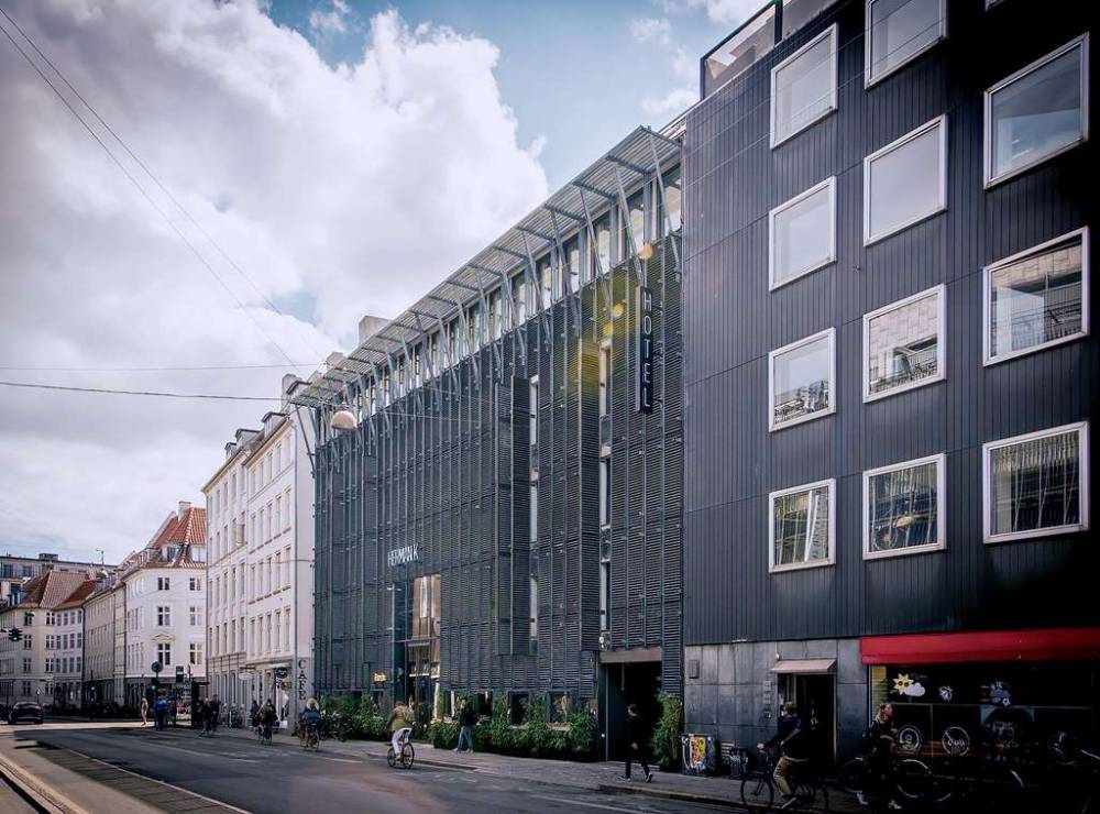 HermanK Facade