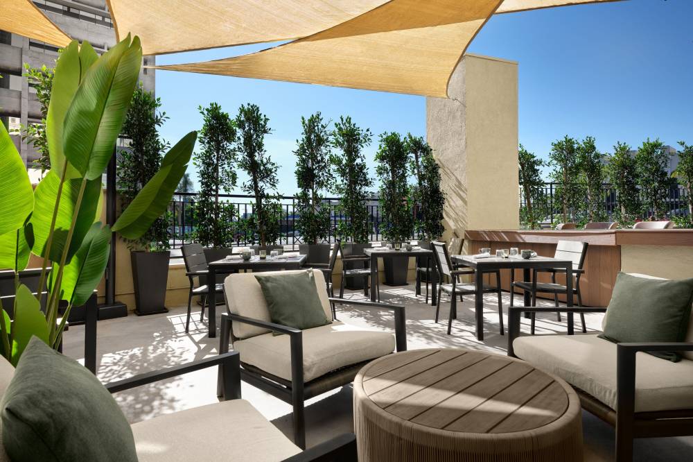 Burton House Beverly Hills A Tribute Portfolio Hotel 9