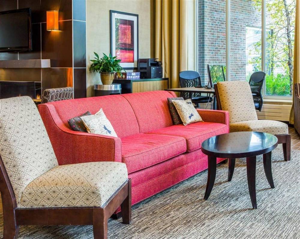 Cambria Hotel Traverse City 8