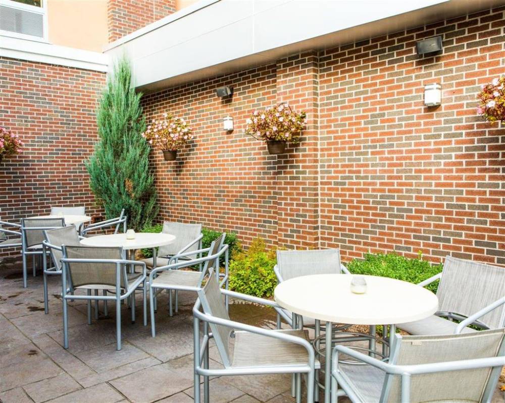 Cambria Hotel Traverse City 3