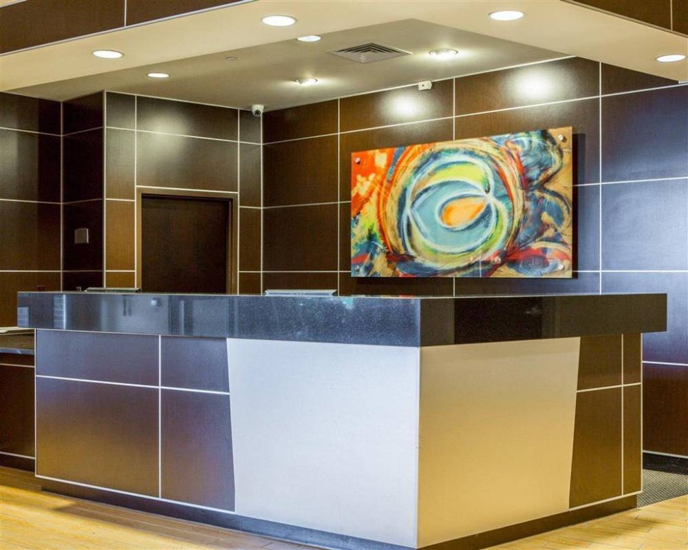 Cambria Hotel Traverse City 7