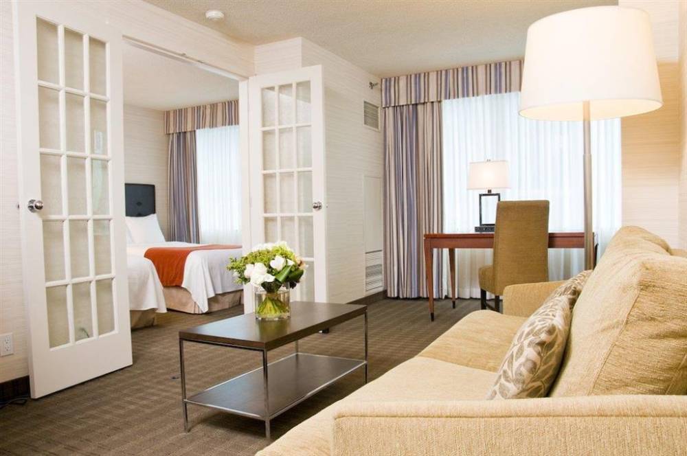 Cambridge Suites Toronto 4