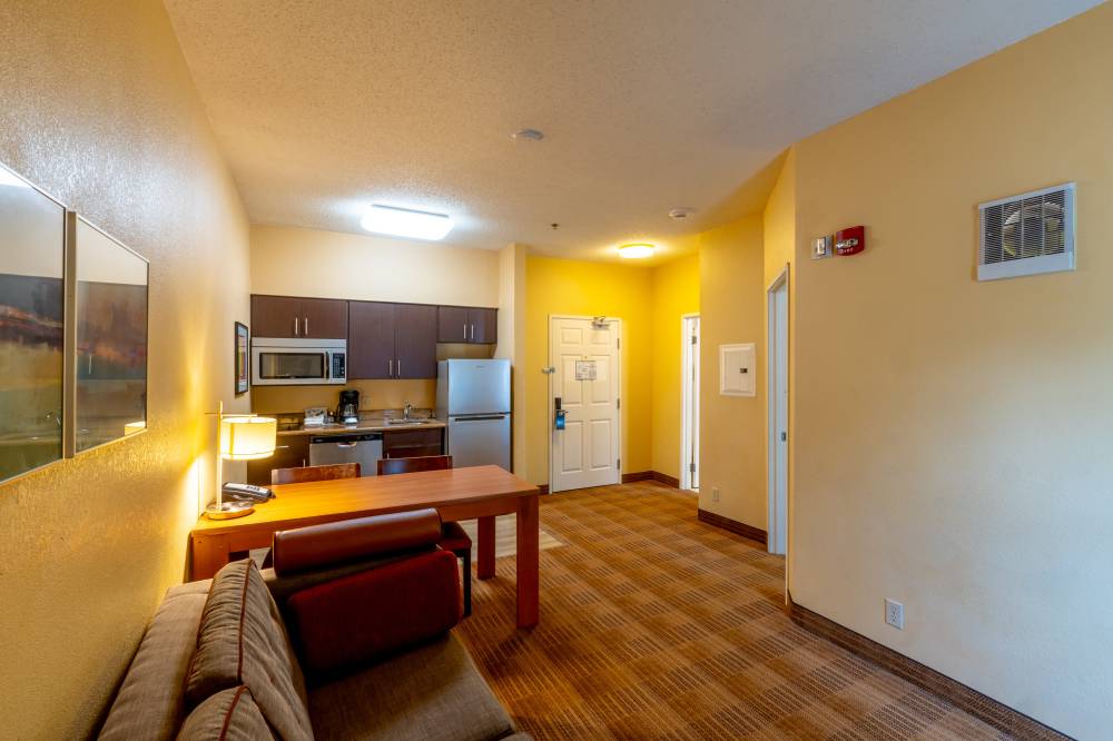 Candlewood Stes Bedford By Ihg 7