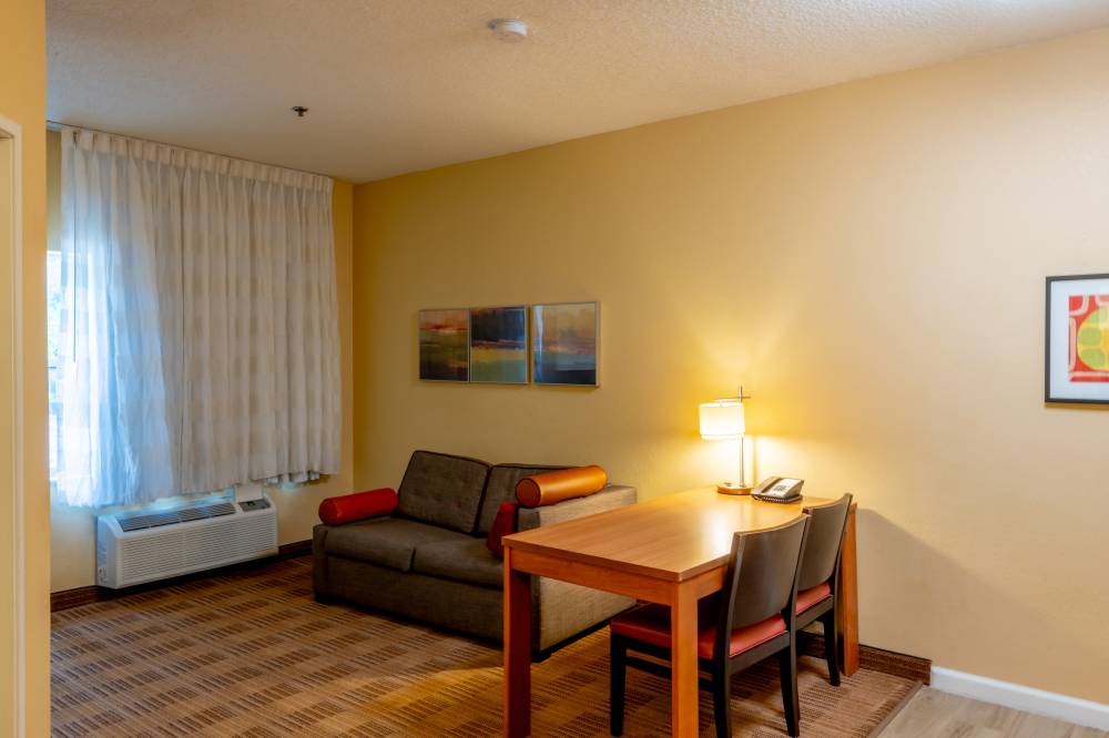 Candlewood Stes Bedford By Ihg 9
