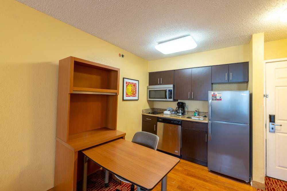 Candlewood Stes Bedford By Ihg 10