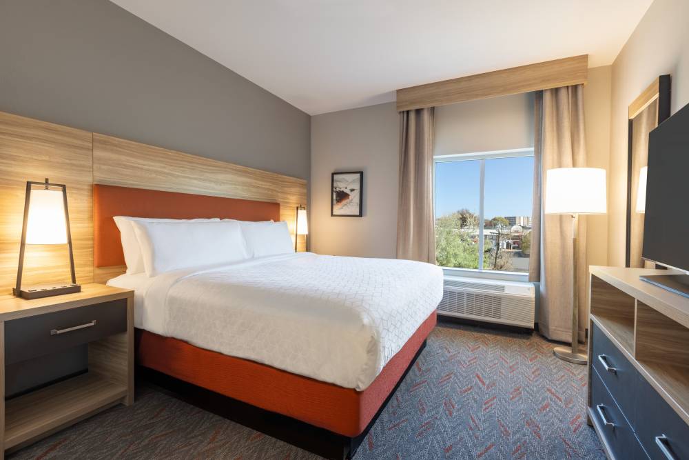 Candlewood Stes Midtown By Ihg 9
