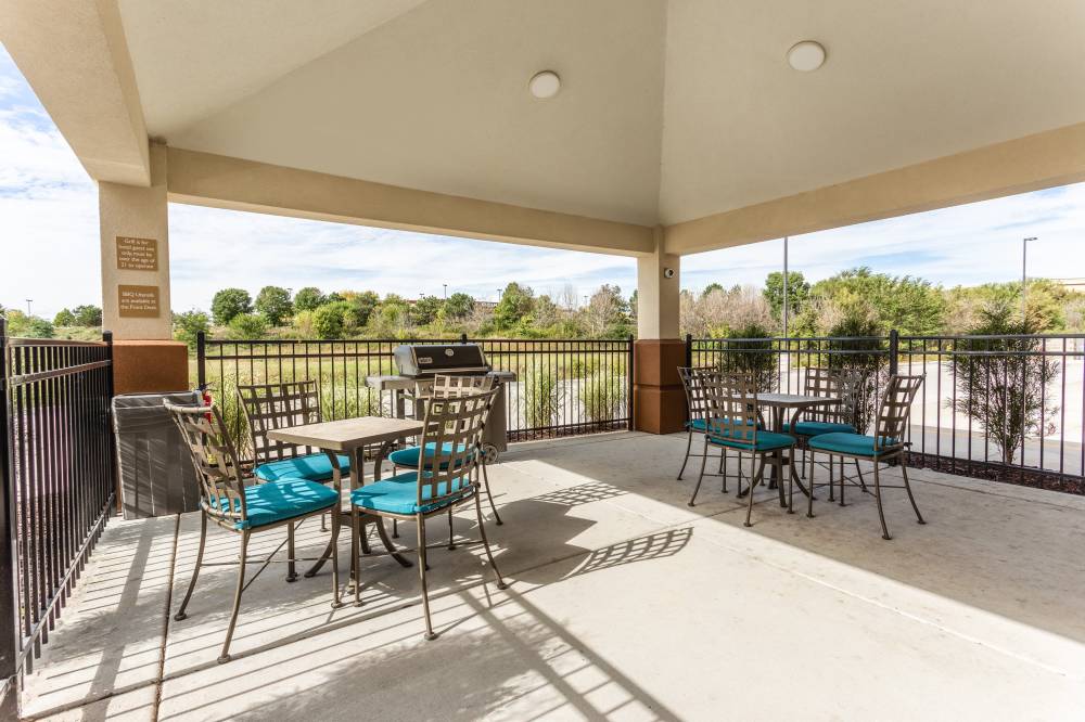 Candlewood Suites Davenport 3
