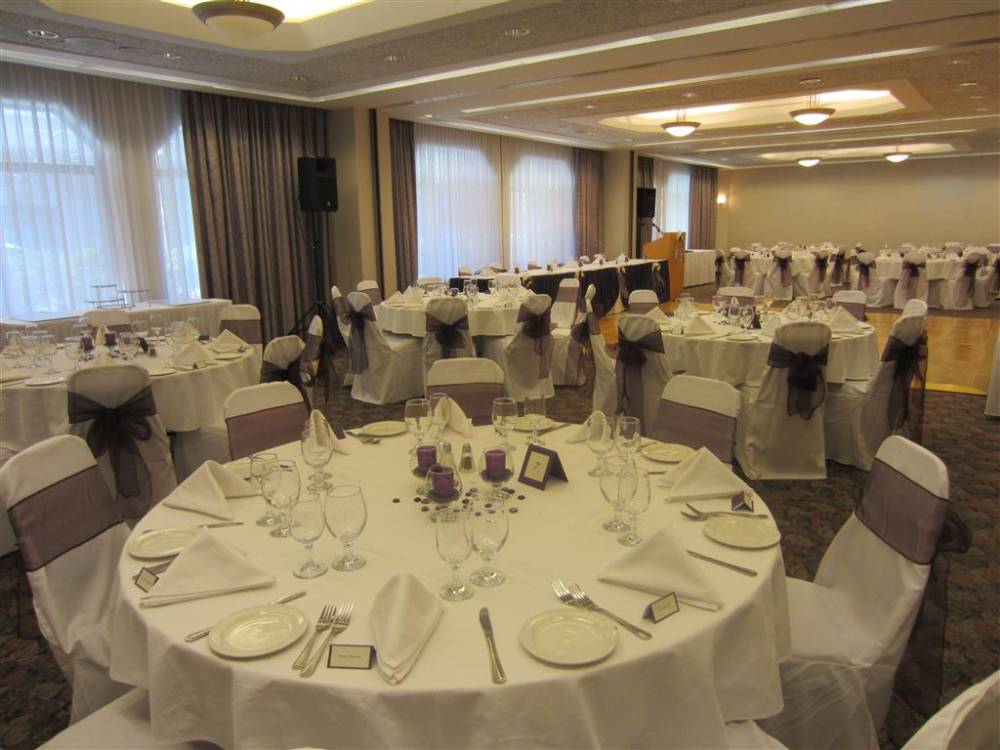 Cartier Place Suite Hotel 2
