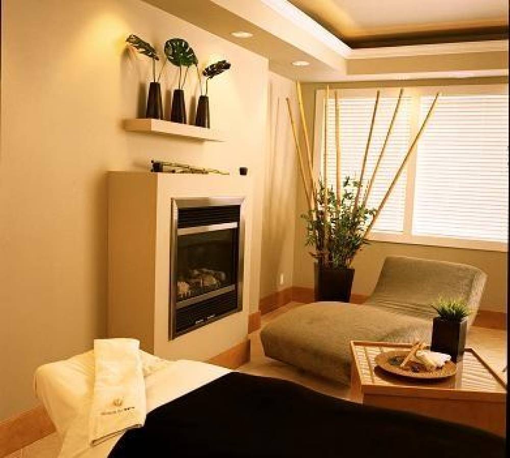 Century Plaza Hotel And Spa 5