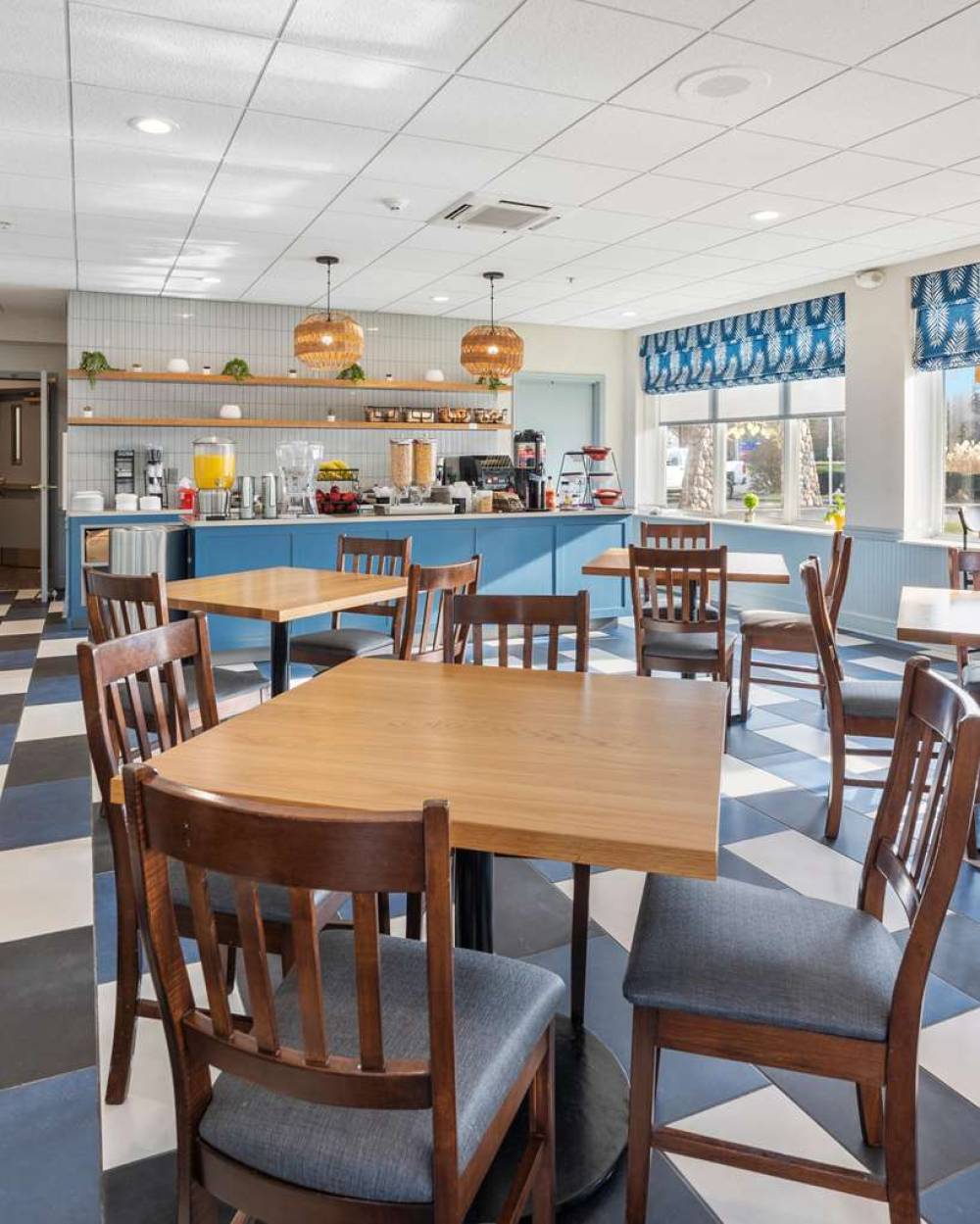 Cherry Tree Inn And Suites 7