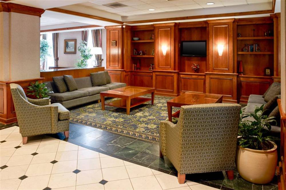 Clarion Hotel Airport 6