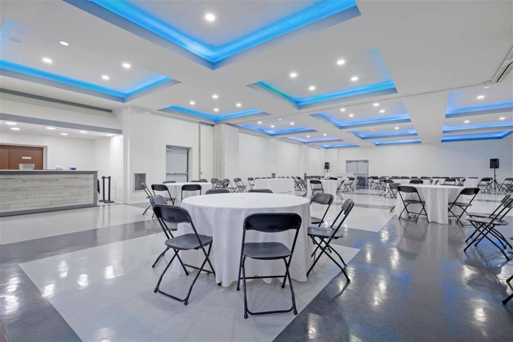 Clarion Hotel And Suites Bwi Airport North 3