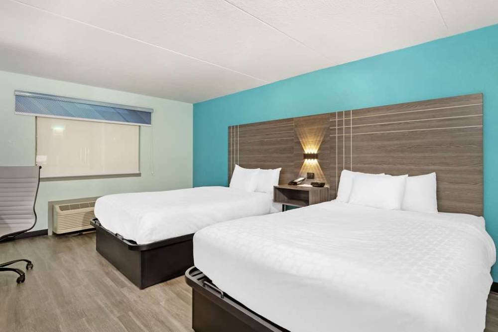 Clarion Inn Des Moines Airport 10