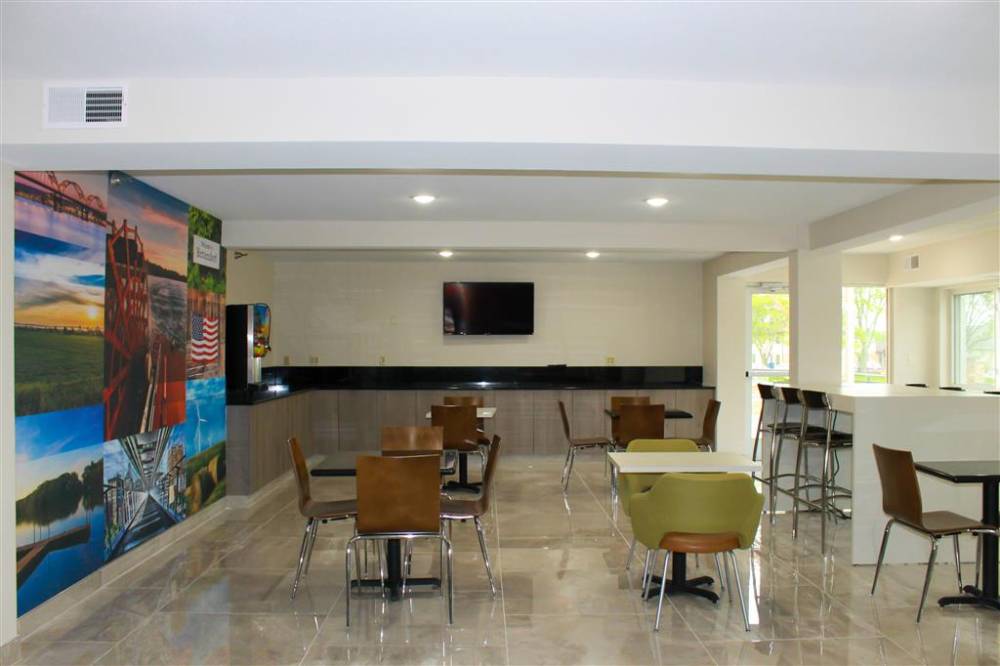 Clarion Pointe Bettendorf - Quad Cities 4