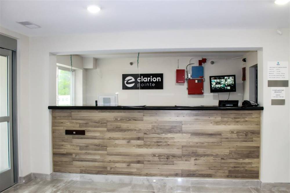 Clarion Pointe Bettendorf - Quad Cities 5
