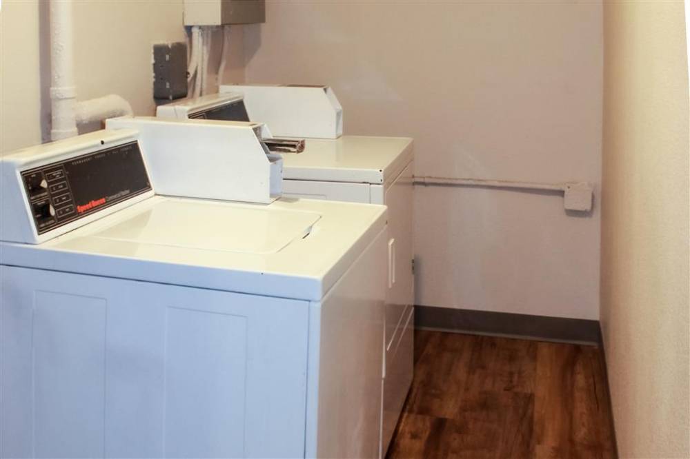 Clarion Pointe Bettendorf - Quad Cities 8