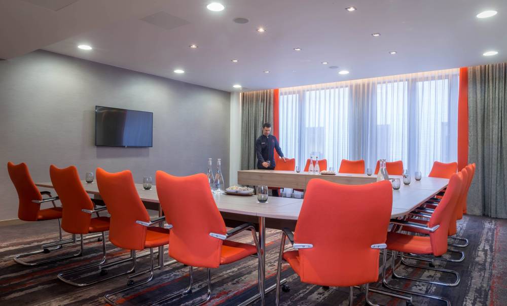 Clayton Hotel Chiswick 2