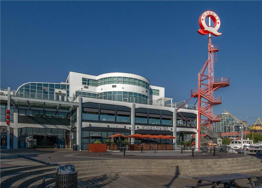 Coast Lonsdale Quay Hotel