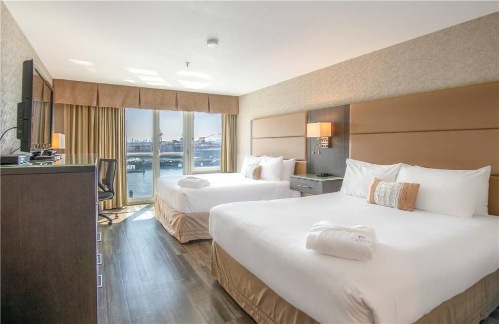 Coast Lonsdale Quay Hotel 8