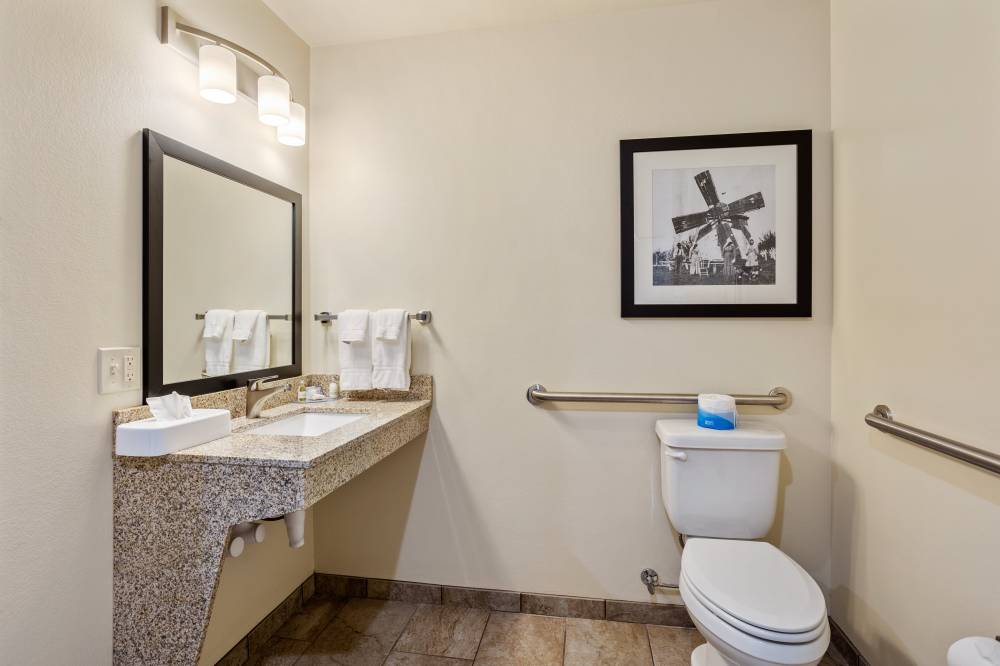 Cobblestone Hotel Little Chute 9