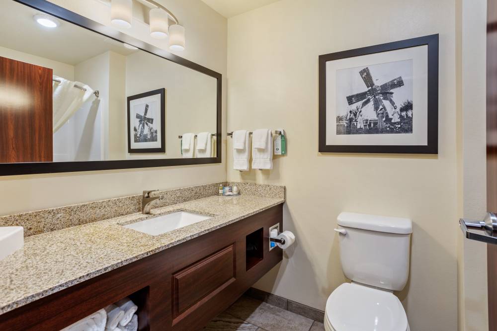 Cobblestone Hotel Little Chute 7