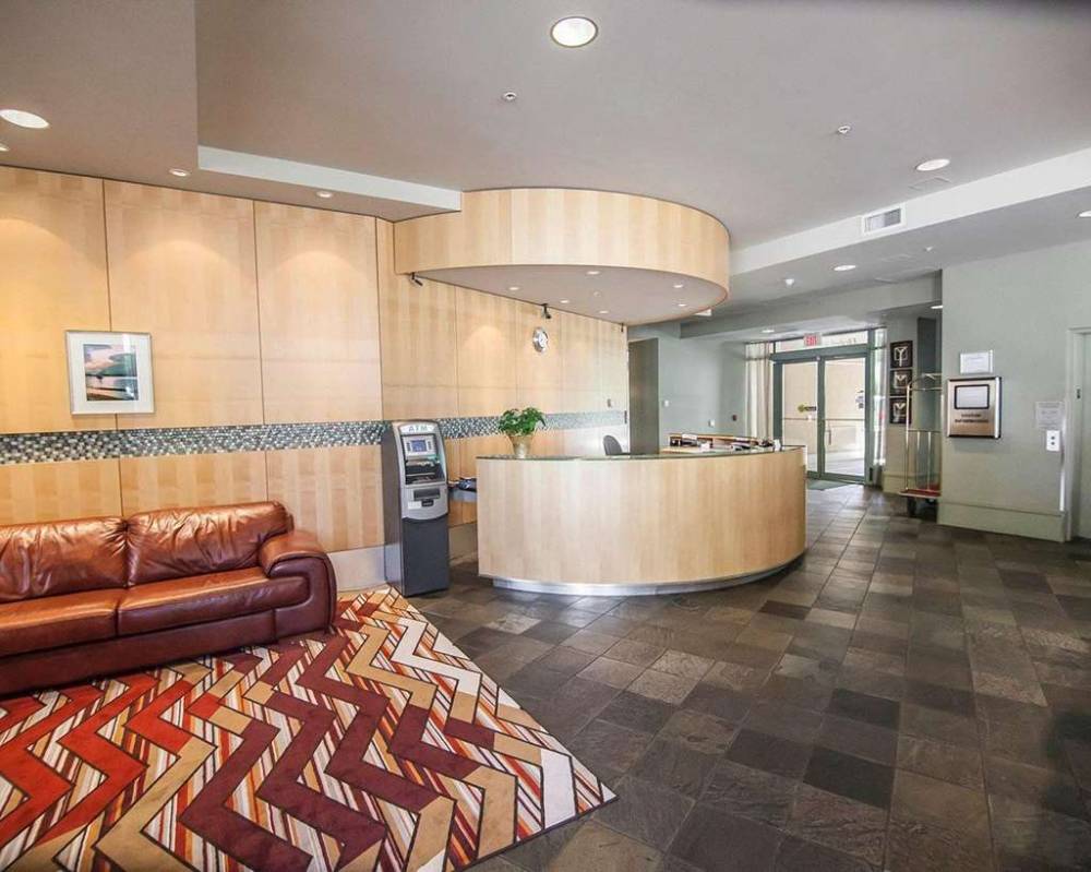 Comfort Hotel Vancouver Airport 4